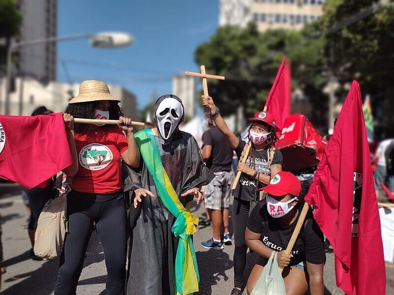 O pandemônio e a pandemia na educação