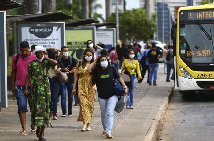 Ministério da Saúde decreta fim da emergência da Covid e contraria OMS e cientistas