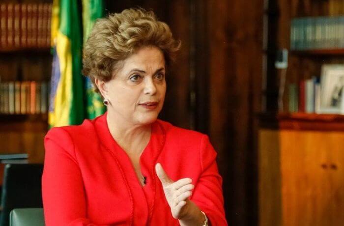 Bolsonaro cometeu um ato de traição ao Brasil, diz a ex-presidenta Dilma