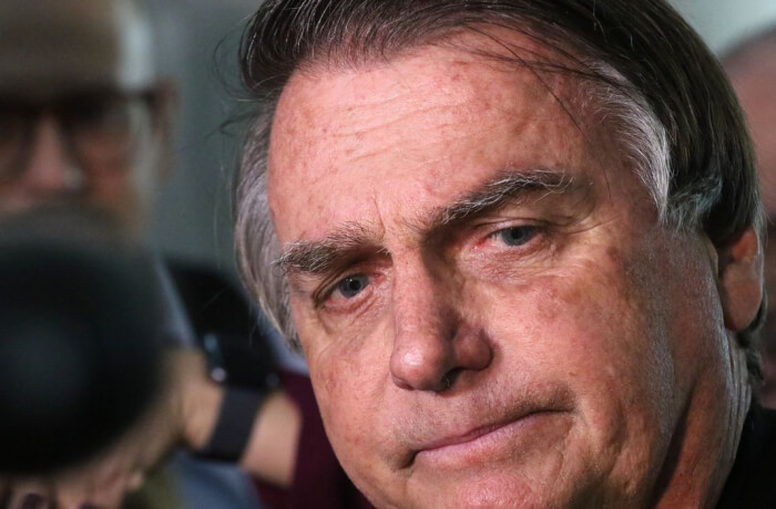 Bolsonaro silencia sobre joias ao depor à Polícia Federal